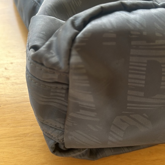 Lululemon tote bag with crossbody strap - Picture 5 of 6